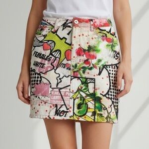 ASOS DESIGN denim skirt in art print US size 6; UK size 10. Unique Art.